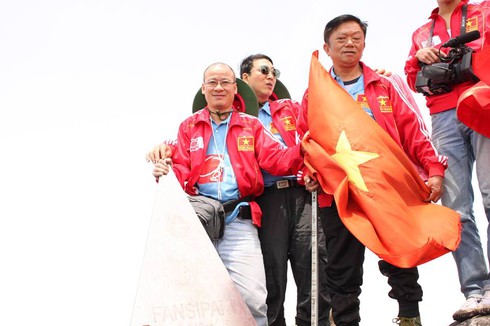 Người bác sĩ quyết tâm đưa bệnh nhân tiểu đường leo nóc nhà Đông Dương - ảnh 1