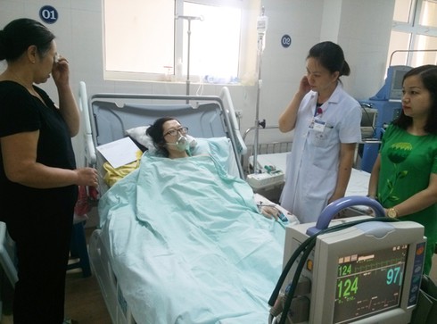 Cảm động bệnh nhân ung thư phổi giai đoạn cuối phải mổ ngồi sinh con - ảnh 1