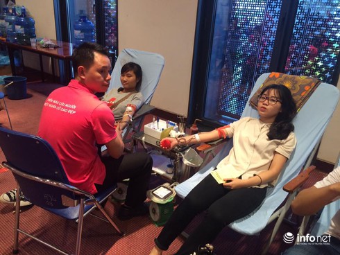 Kết thúc ngày hội hiến máu Giọt hồng tri ân thu được 3459 đơn vị máu - ảnh 3