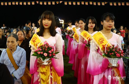 Nước mắt lăn dài khi nhắc tới mẹ - cha trong đại lễ Vu Lan - ảnh 3