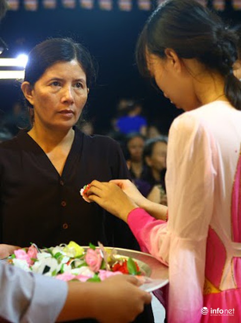 Nước mắt lăn dài khi nhắc tới mẹ - cha trong đại lễ Vu Lan - ảnh 7