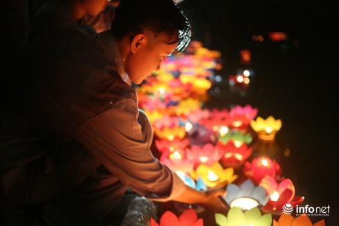 Nước mắt lăn dài khi nhắc tới mẹ - cha trong đại lễ Vu Lan - ảnh 11