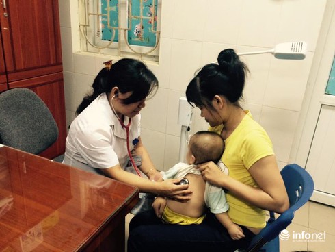 Sai lầm này bất cứ bố mẹ nào cũng mắc khiến con viêm phổi nặng - ảnh 1