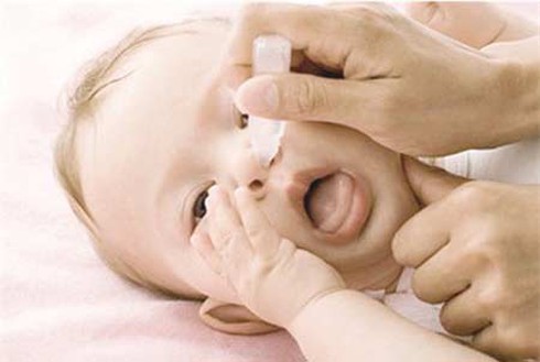 Nghiện thuốc nhỏ mũi, nhiều người bị teo mũi - ảnh 1