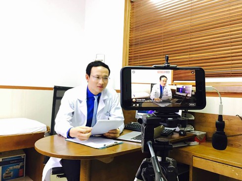 Livestream tư vấn sức khoẻ miễn phí: Việc làm tốt đẹp của nhiều bác sĩ thời @ - ảnh 1
