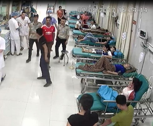Xác minh được đối tượng gây rối tại Bệnh viện Đa khoa Hùng Vương - ảnh 1