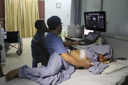 Cấp cứu trường hợp khối u nhầy 15cm nằm cạnh tim - ảnh 1