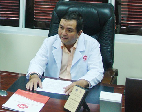 Tai biến chạy thận ở Hoà Bình: Mạo hiểm máy móc điều trị của tư nhân vào BV công - ảnh 2