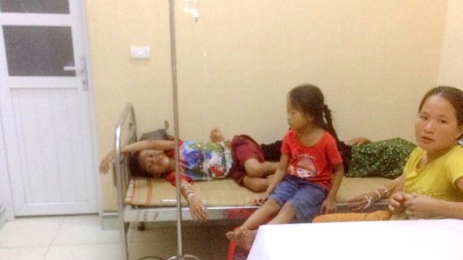 Thanh Hóa: Hàng chục người nhập viện sau khi ăn cỗ mừng nhà mới