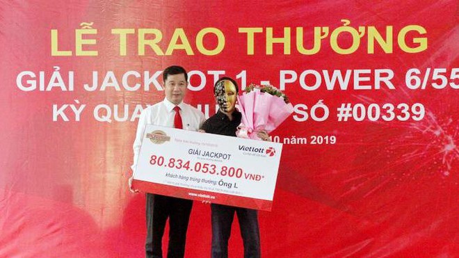 Vietlott trao giải Jackpot 1 hơn 80 tỷ đồng cho khách hàng ở Nghệ An