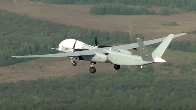 Nga tiết lộ trang bị “siêu khủng” cho UAV Altius-U mang 1 tấn vũ khí, bay suốt 24 giờ