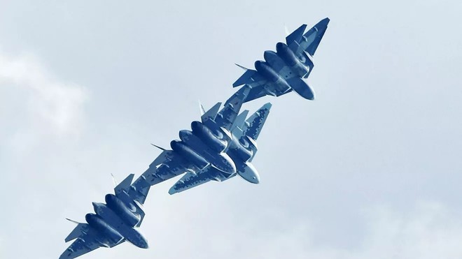 “Cha đẻ” Su-57 nói gì về “lỗ hổng” của máy bay F-22 và F-35 Mỹ