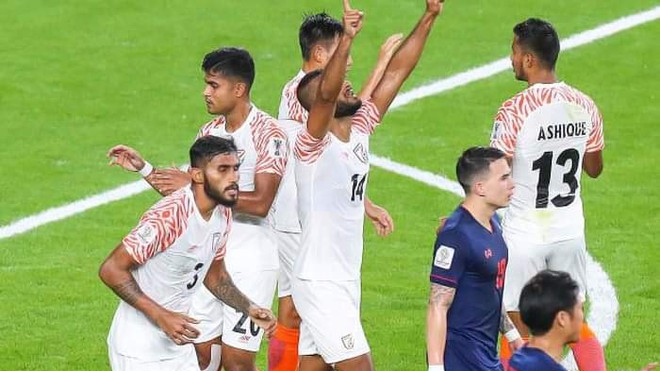 Asian Cup 2019: ĐKVĐ bất ngờ gục ngã, Thái Lan thua thảm trận ra quân