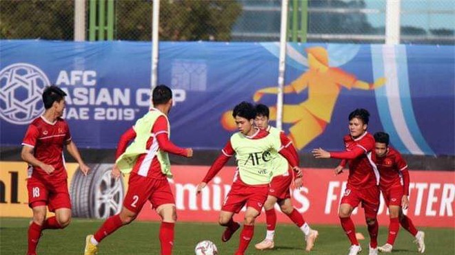 Asian Cup 2019: Thái Lan bất ngờ hạ Bahrain, Jordan vô tình giúp Việt Nam
