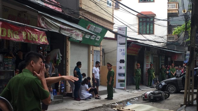 Hà Nội: Lùi xe trong ngõ, tài xế nữ tông người phụ nữ tử vong