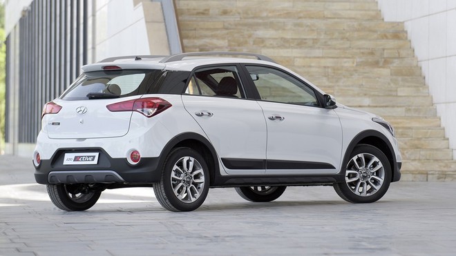 Hyundai i20 Active 2015 có những tính năng an toàn nào?
