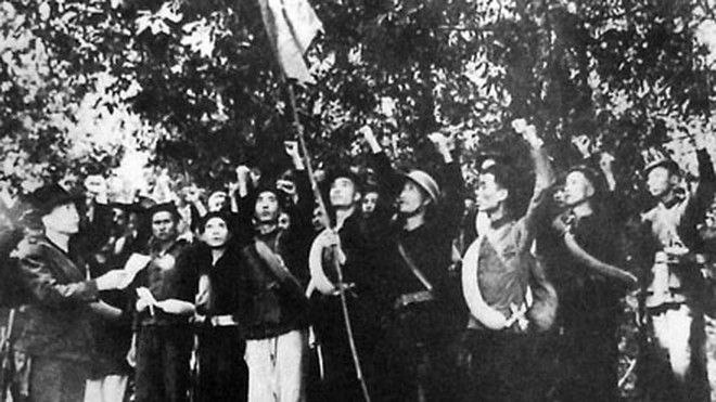 Những thành viên đầu tiên của Đội Việt Nam tuyên truyền giải phóng quân