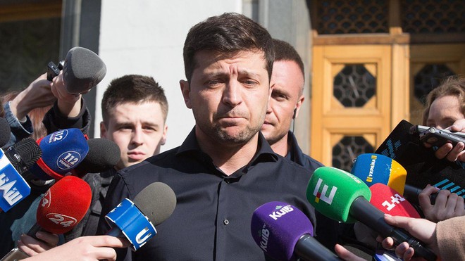 Ban tham mưu của TT đắc cử Zelensky tuyên bố tiếp tục chính sách của ông Poroshenko