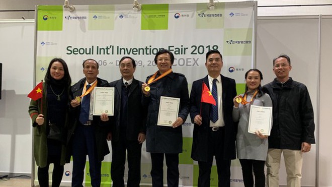 Nhóm tác giả Sở Y tế Đắk Lắk nhận nhiều giải thưởng sáng tạo phần mềm khoa học