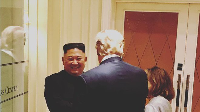 Bất ngờ hình ảnh chia tay sau đàm phán của ông Trump, ông Kim