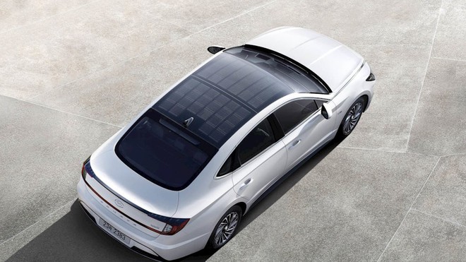 Xe ô tô Hyundai đầu tiên trang bị tấm pin mặt trời ra mắt