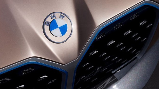 BMW công bố logo mới
