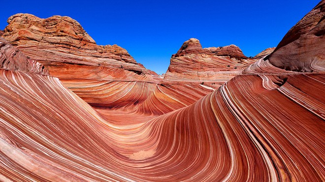 Kỳ vĩ núi đá vân sóng ẩn sâu trong sa mạc Arizona