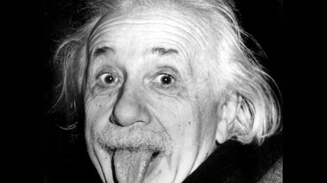 Bán đấu giá bức ảnh nổi tiếng Albert Einstein lè lưỡi