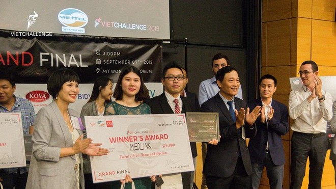 Medlink – từ giải Nhì Techfest Vietnam 2018 đến nhà Vô địch Vietchallenge 2019