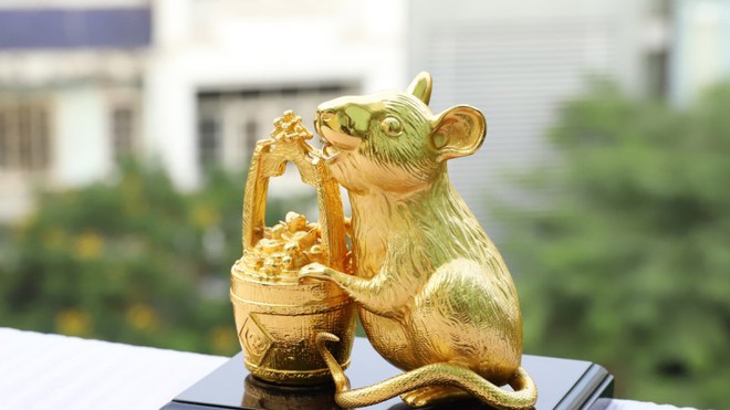 Chiêm ngưỡng Chuột vàng ôm tiền vàng gánh lộc đón Tết Canh Tý 2020