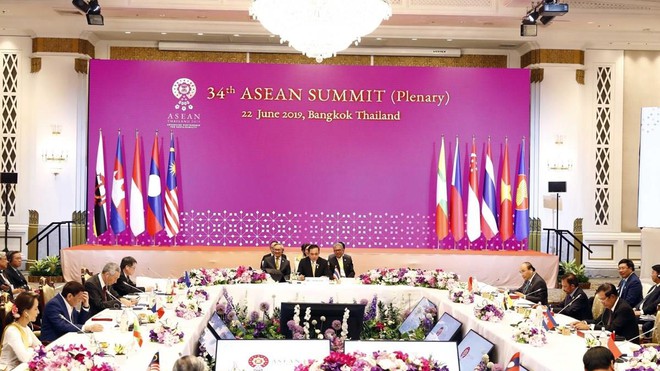 Thủ tướng Nguyễn Xuân Phúc tham dự Phiên toàn thể Hội nghị Cấp cao ASEAN 34