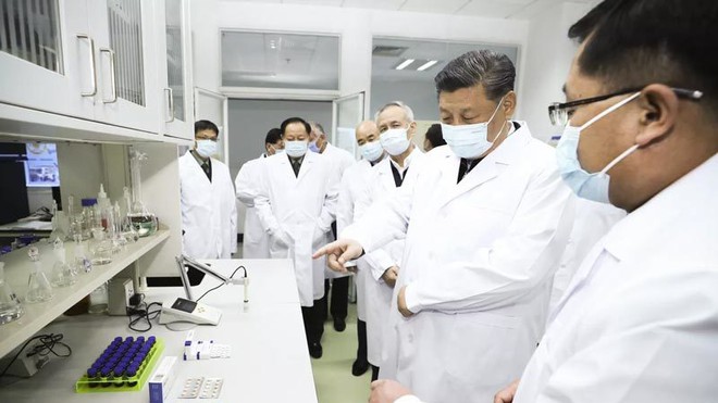 Đua với Mỹ, Trung Quốc bắt đầu thử nghiệm vắc-xin phòng Covid-19 trên người