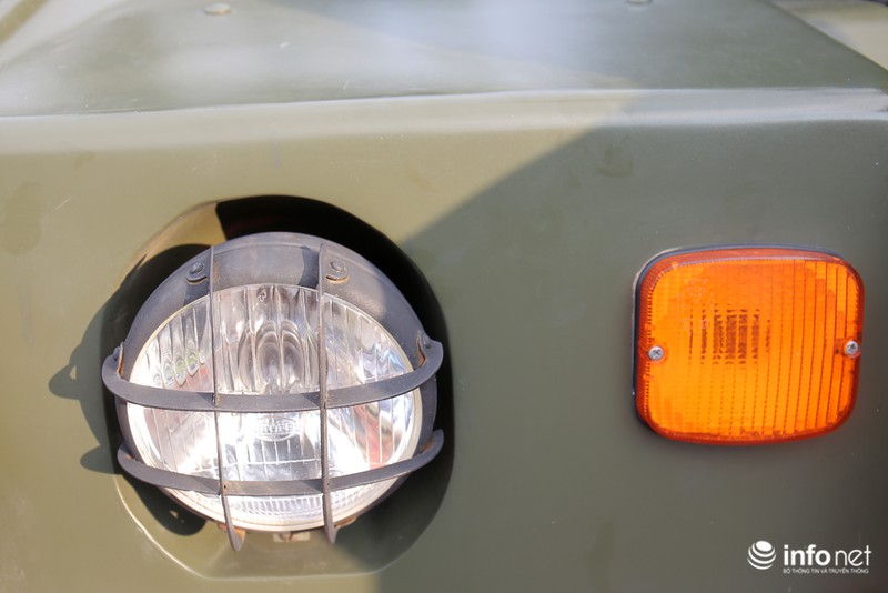 Cận cảnh xe chống đạn RAM-MKIII của lực lượng an ninh Việt Nam - ảnh 12