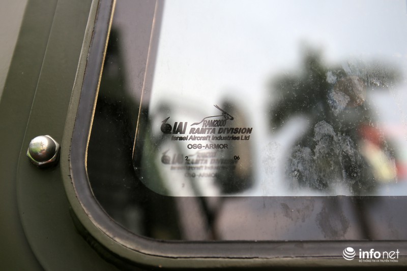 Cận cảnh xe chống đạn RAM-MKIII của lực lượng an ninh Việt Nam - ảnh 7