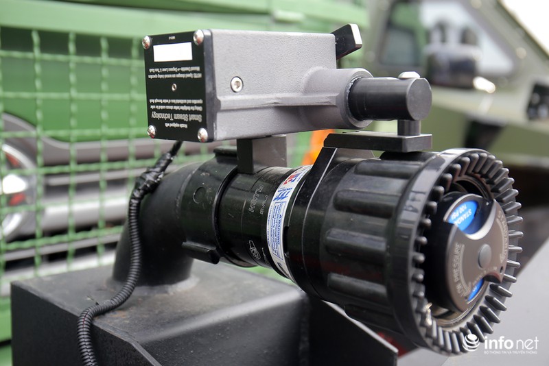 Xem xe phun nước chống bạo loạn sản xuất ở Việt Nam - ảnh 2