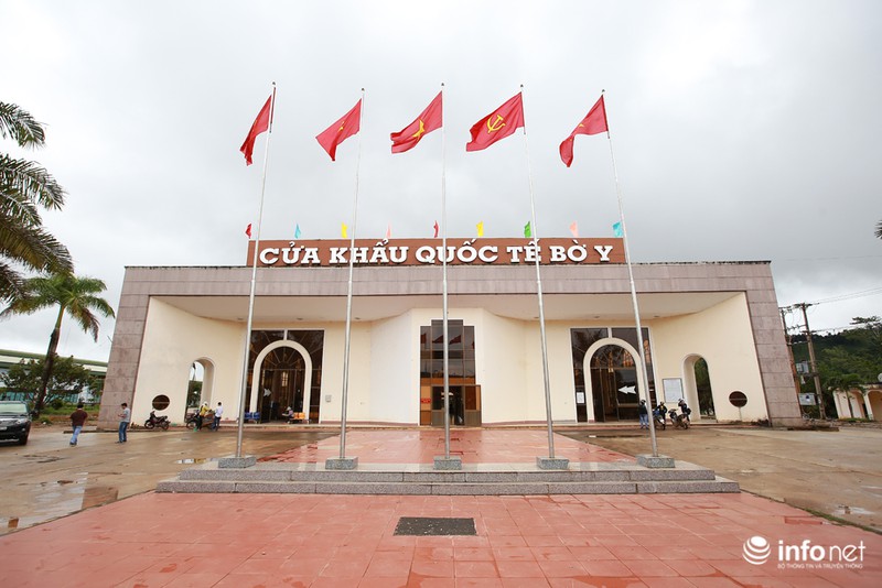 Thăm cột mốc đặc biệt ở ngã 3 biên giới Việt Nam - Lào - Campuchia - ảnh 1