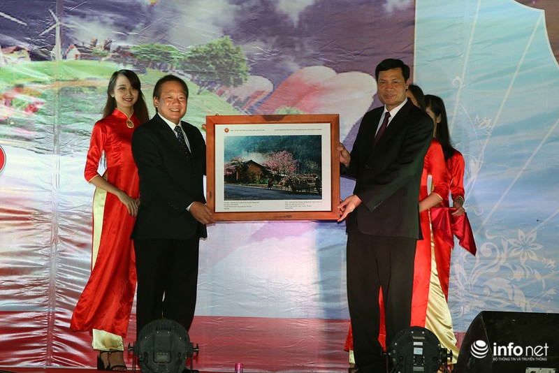 Khai mạc Triển lãm Ảnh và Phim phóng sự - Tài liệu trong Cộng đồng ASEAN - ảnh 3