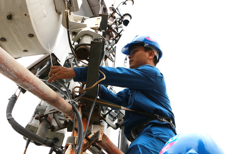 VNPT Hà Nội đảm bảo thông tin liên lạc phục vụ khách hàng dịp 30/4-1/5 - ảnh 1