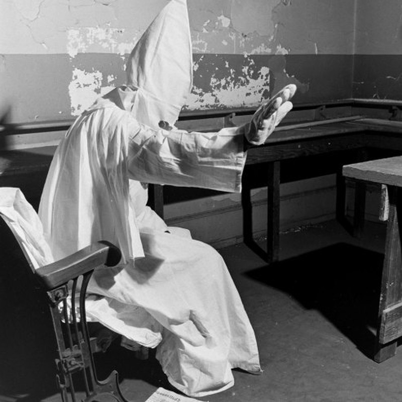 Hình ảnh hành lễ bí ẩn của hội Ku Klux Klan những năm 1940 - ảnh 11