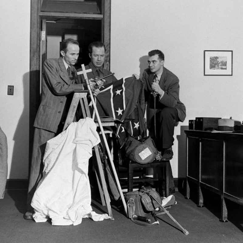 Hình ảnh hành lễ bí ẩn của hội Ku Klux Klan những năm 1940 - ảnh 17