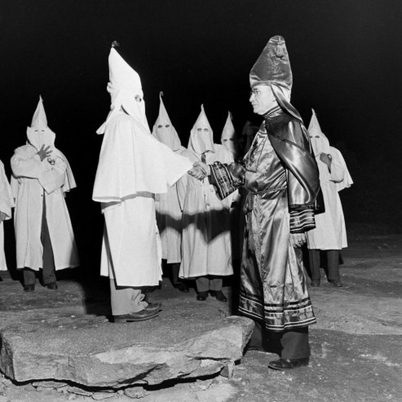 Hình ảnh hành lễ bí ẩn của hội Ku Klux Klan những năm 1940 - ảnh 4