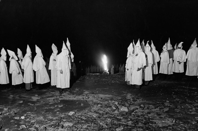 Hình ảnh hành lễ bí ẩn của hội Ku Klux Klan những năm 1940 - ảnh 8