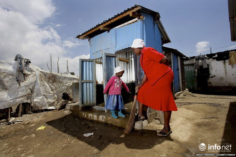 Cuộc sống của phụ nữ khắp thế giới qua nhà vệ sinh - ảnh 11