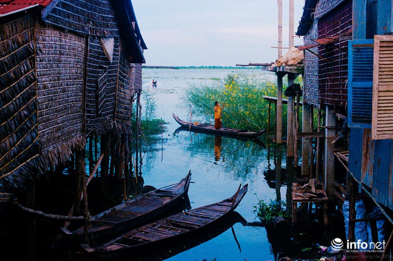 Ngắm cảnh yên bình của ngôi làng người Việt dọc bờ Biển Hồ - ảnh 6