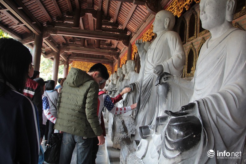 Kỳ cục tượng phật