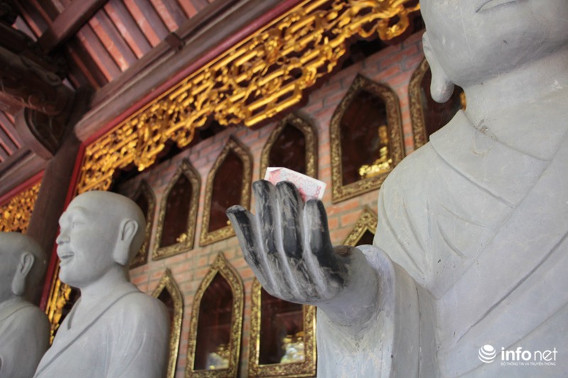 Kỳ cục tượng phật