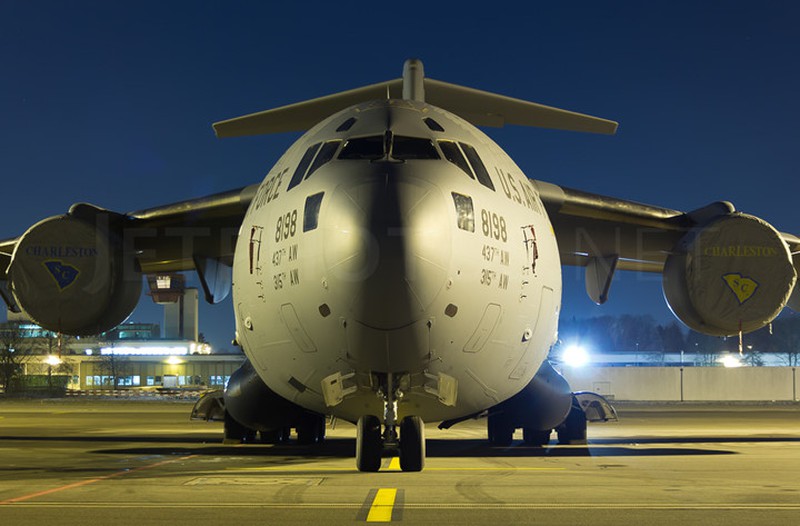C-17 - Máy bay vận tải khủng chuyên phục vụ Tổng thống Mỹ - ảnh 3