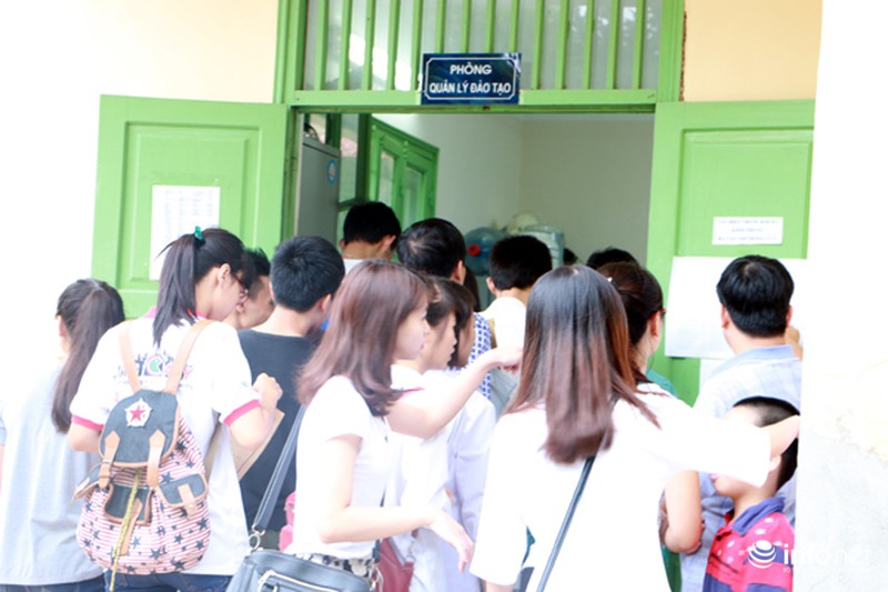 Vắng vẻ ngày đầu đăng ký xét tuyển ĐH, CĐ nguyện vọng 1 - ảnh 13