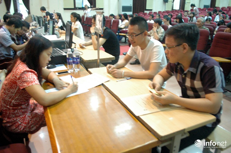 Vắng vẻ ngày đầu đăng ký xét tuyển ĐH, CĐ nguyện vọng 1 - ảnh 7