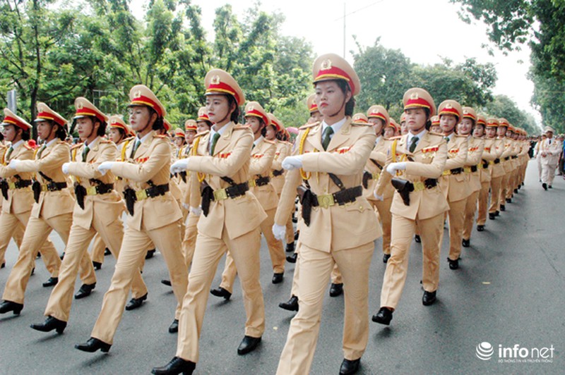 Những bóng hồng chắc tay súng diễu binh, diễu hành chào mừng Quốc khánh - ảnh 8